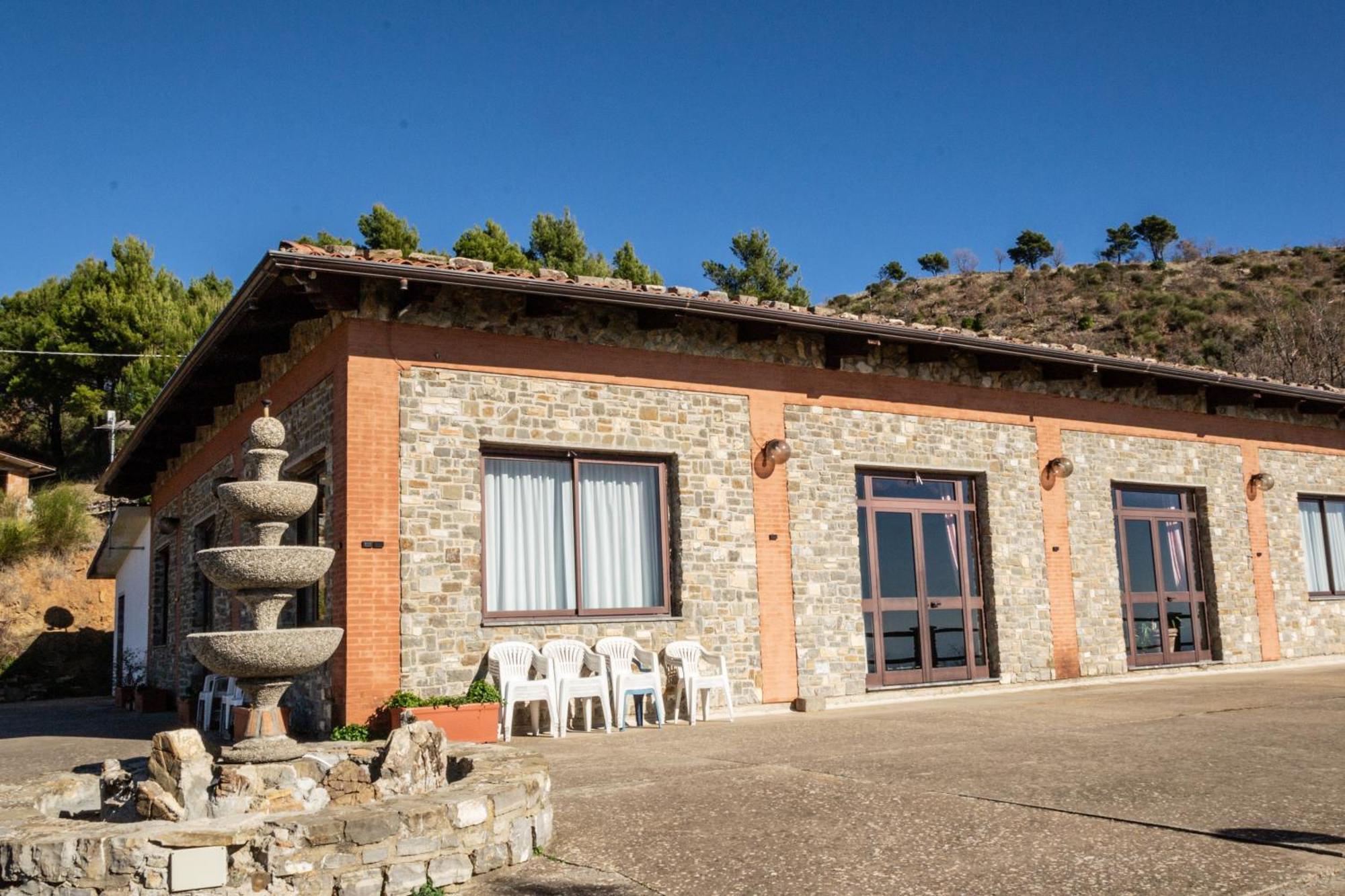 Agriturismo Pinelli Plataci Exterior photo
