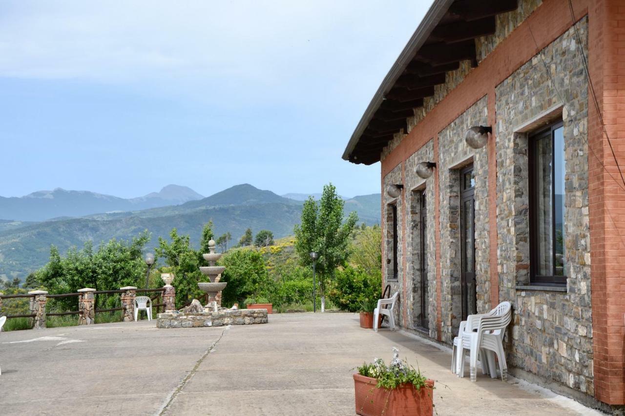 Agriturismo Pinelli Plataci Exterior photo